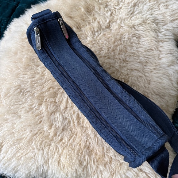 LeSportsac Deluxe Everyday Bag Navy - Picture 7 of 9